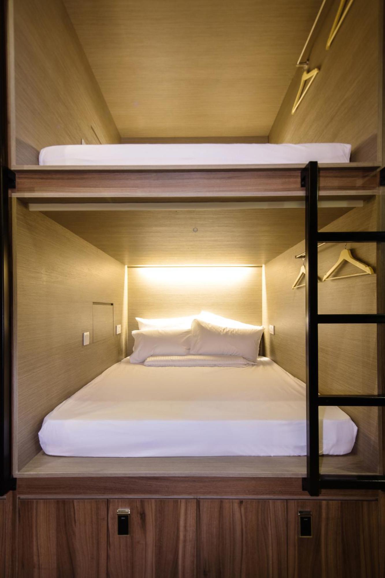 Deluxe Capsule a Mixed Dormitory